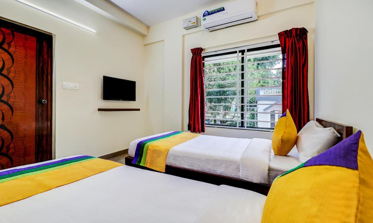 Itsy Hotels Rain Tulsi Stayz, Palarivattom Junction Kochi Exteriör bild