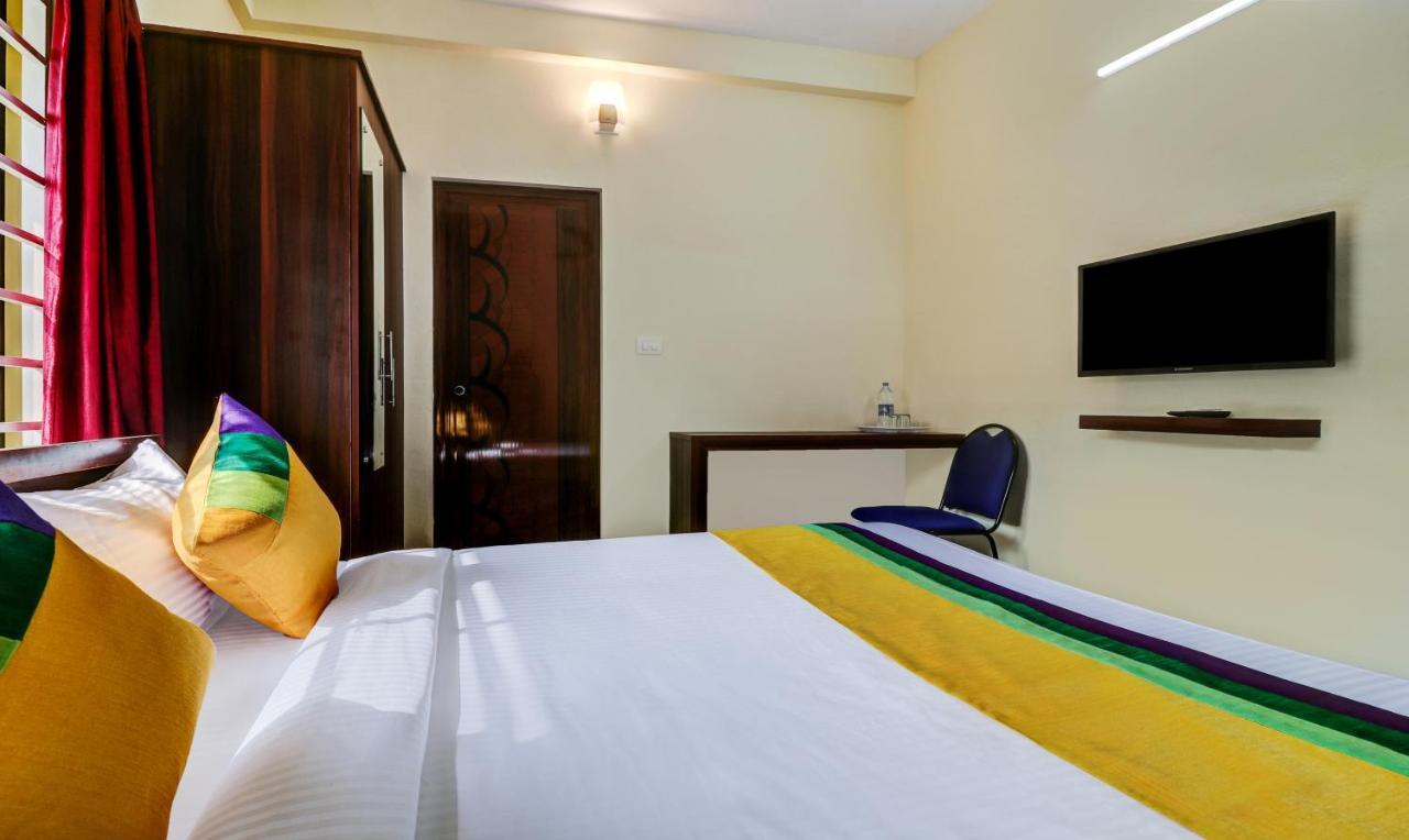 Itsy Hotels Rain Tulsi Stayz, Palarivattom Junction Kochi Exteriör bild