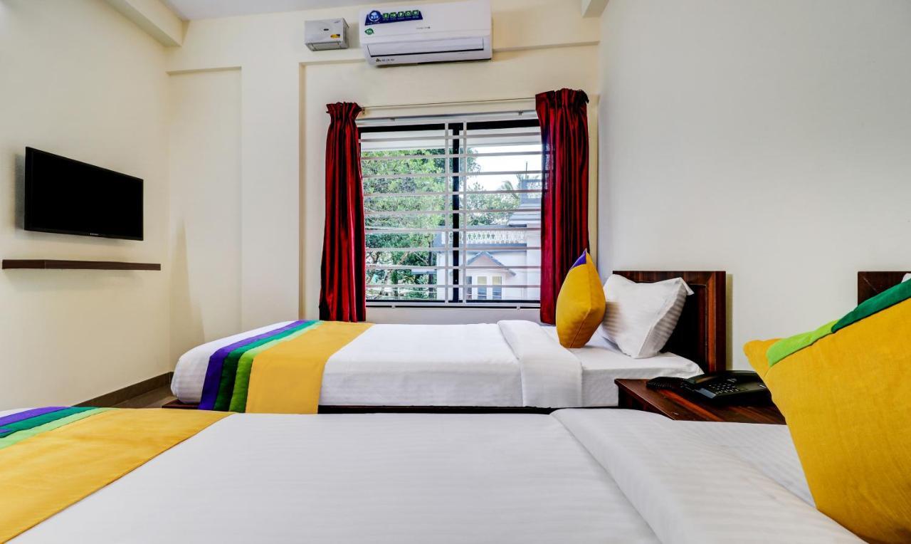 Itsy Hotels Rain Tulsi Stayz, Palarivattom Junction Kochi Exteriör bild