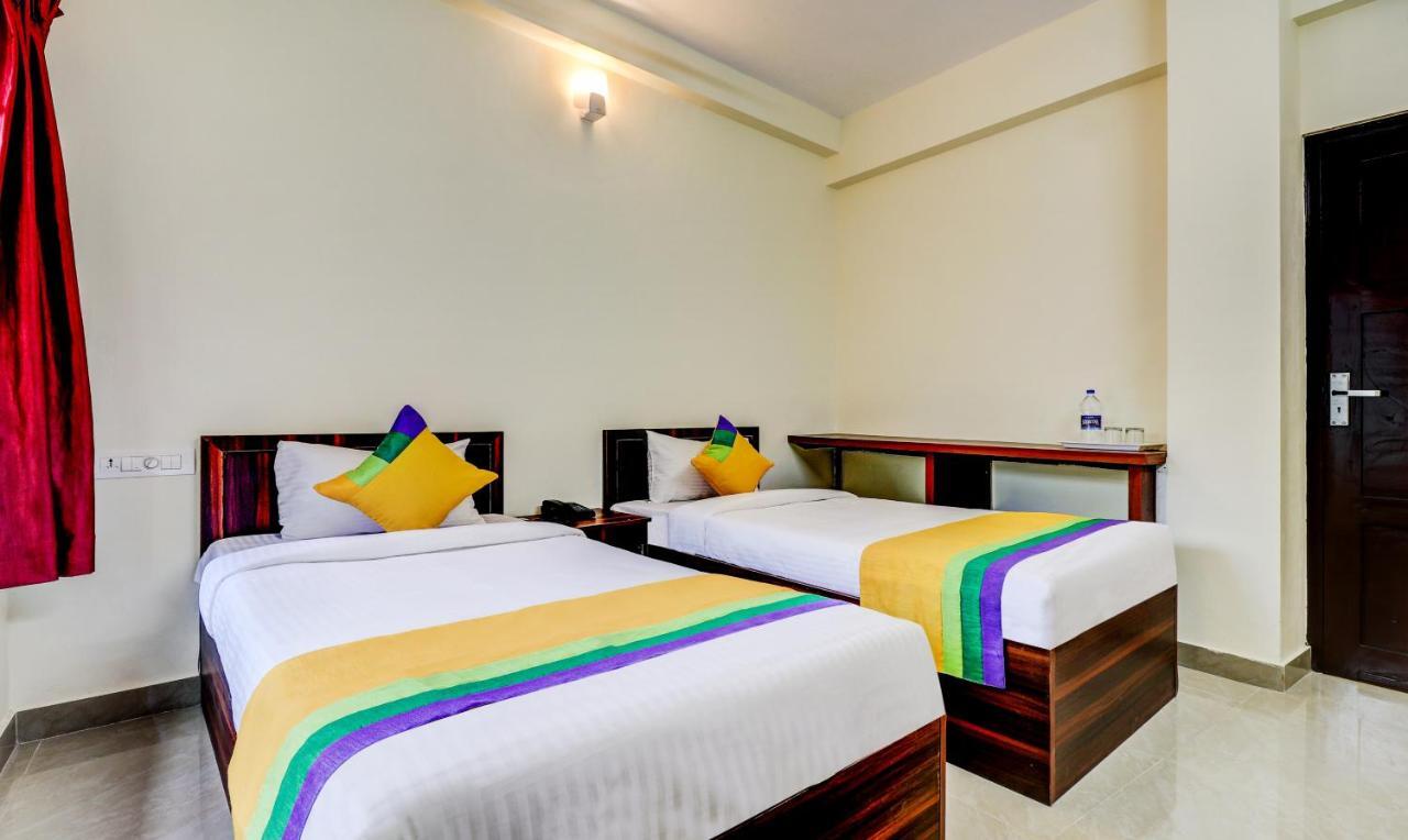 Itsy Hotels Rain Tulsi Stayz, Palarivattom Junction Kochi Exteriör bild