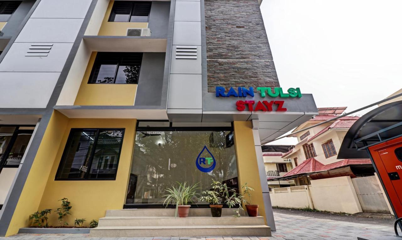 Itsy Hotels Rain Tulsi Stayz, Palarivattom Junction Kochi Exteriör bild